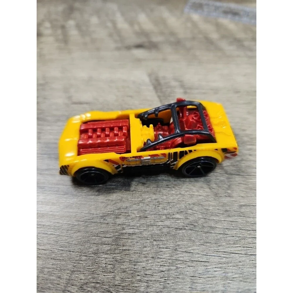 Hot Wheels Piledriver Diecast 1/64 Mattel Loose Toy Car